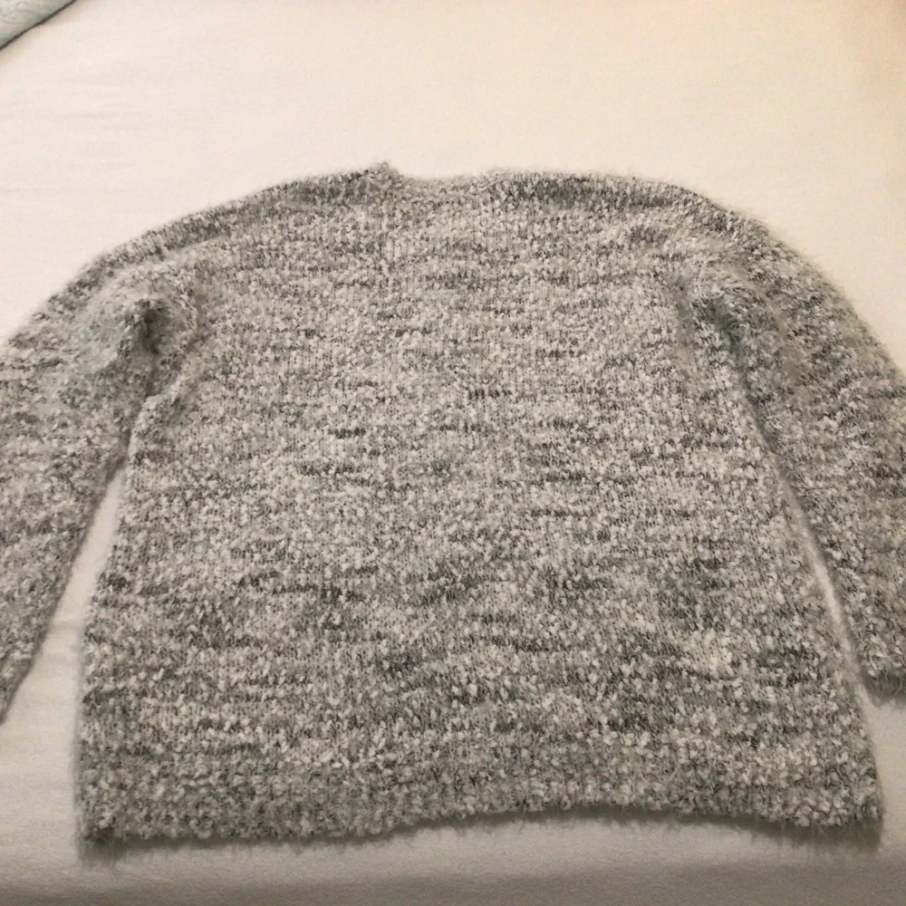 SO women’s white/gray long sleeved sweater - Picture 2 of 4
